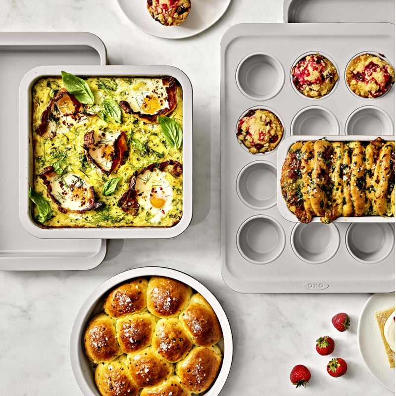 PRO Plaque à pizza 15 po avec revêtement en céramique - OXO - Plaque à pizza - - La Guilde Culinaire