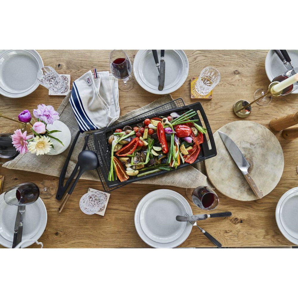 Plancha en fonte 48 cm x 25 cm - Staub - Plancha en fonte - - La Guilde Culinaire