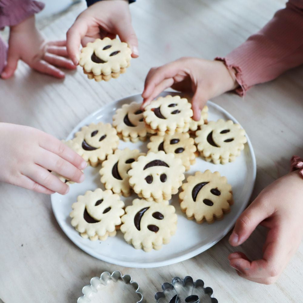 2 emporte-pièces pour biscuits sourire - Scrapcooking - Emporte-pièce - - La Guilde Culinaire