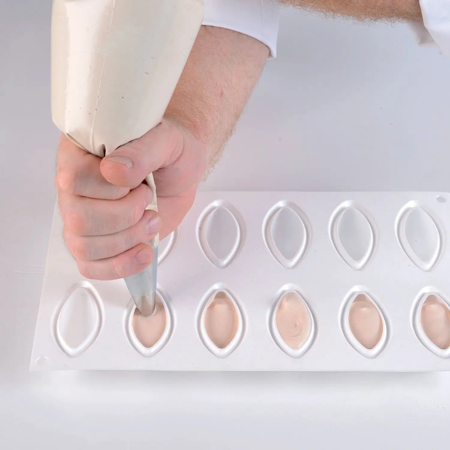 Moule Quenelle 24 3D - Professionel - SilikoMart - Moule à gâteaux - - La Guilde Culinaire