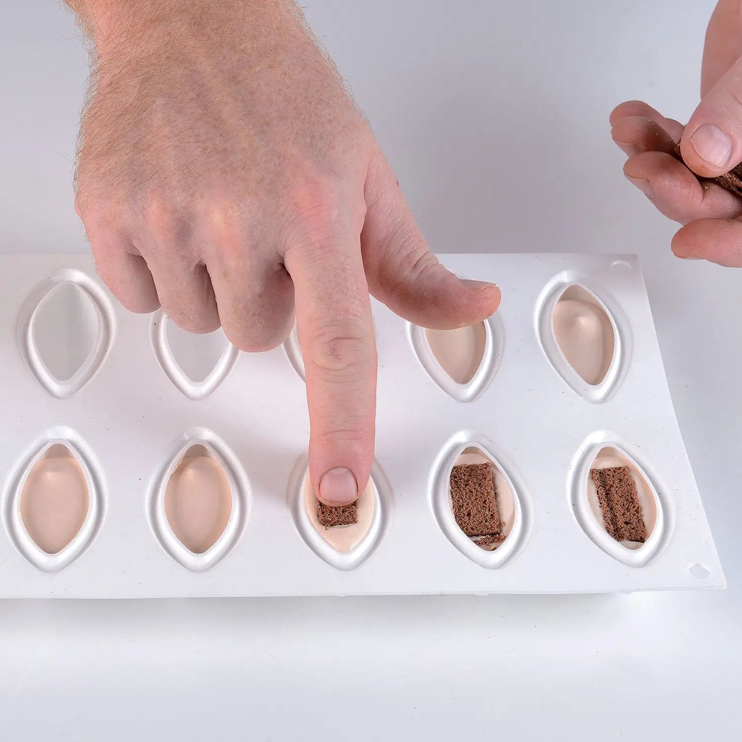 Moule Quenelle 24 3D - Professionel - SilikoMart - Moule à gâteaux - - La Guilde Culinaire