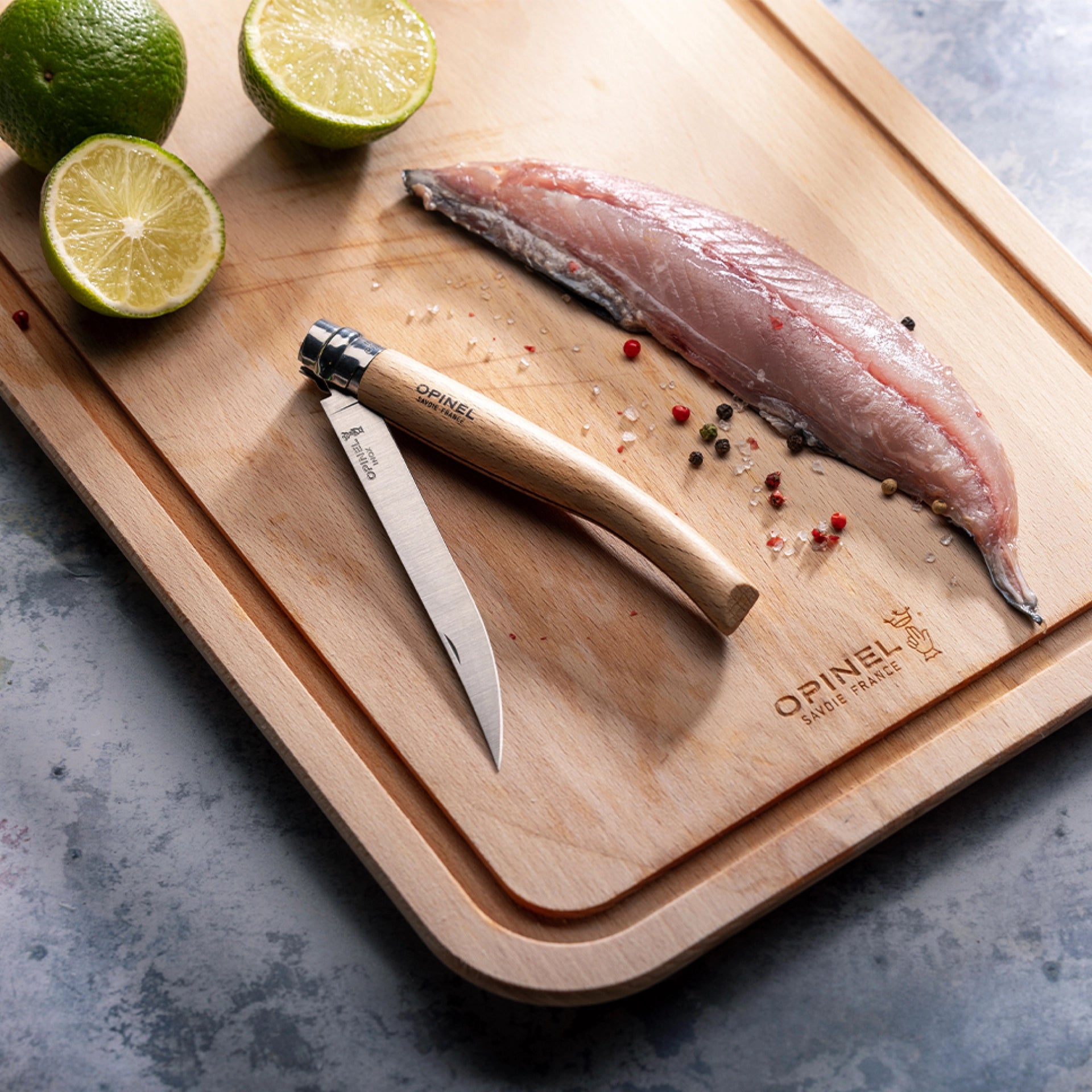 Opinel - N°15 Couteau Effilé Hêtre - Opinel - Couteau parallèle - - La Guilde Culinaire