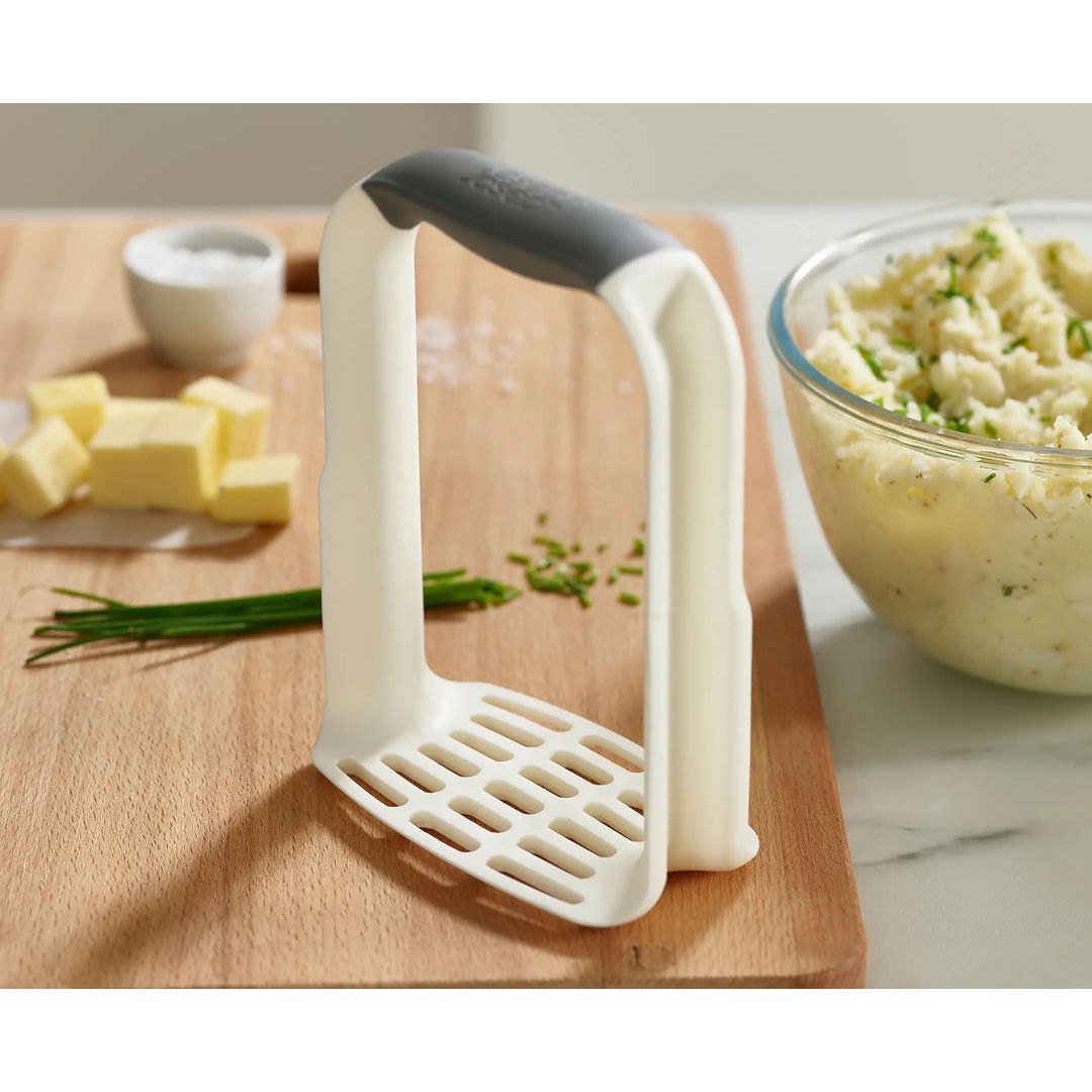 Presse-purée ergonomique Easy-Mash - Joseph Joseph - Presse-purée - - La Guilde Culinaire