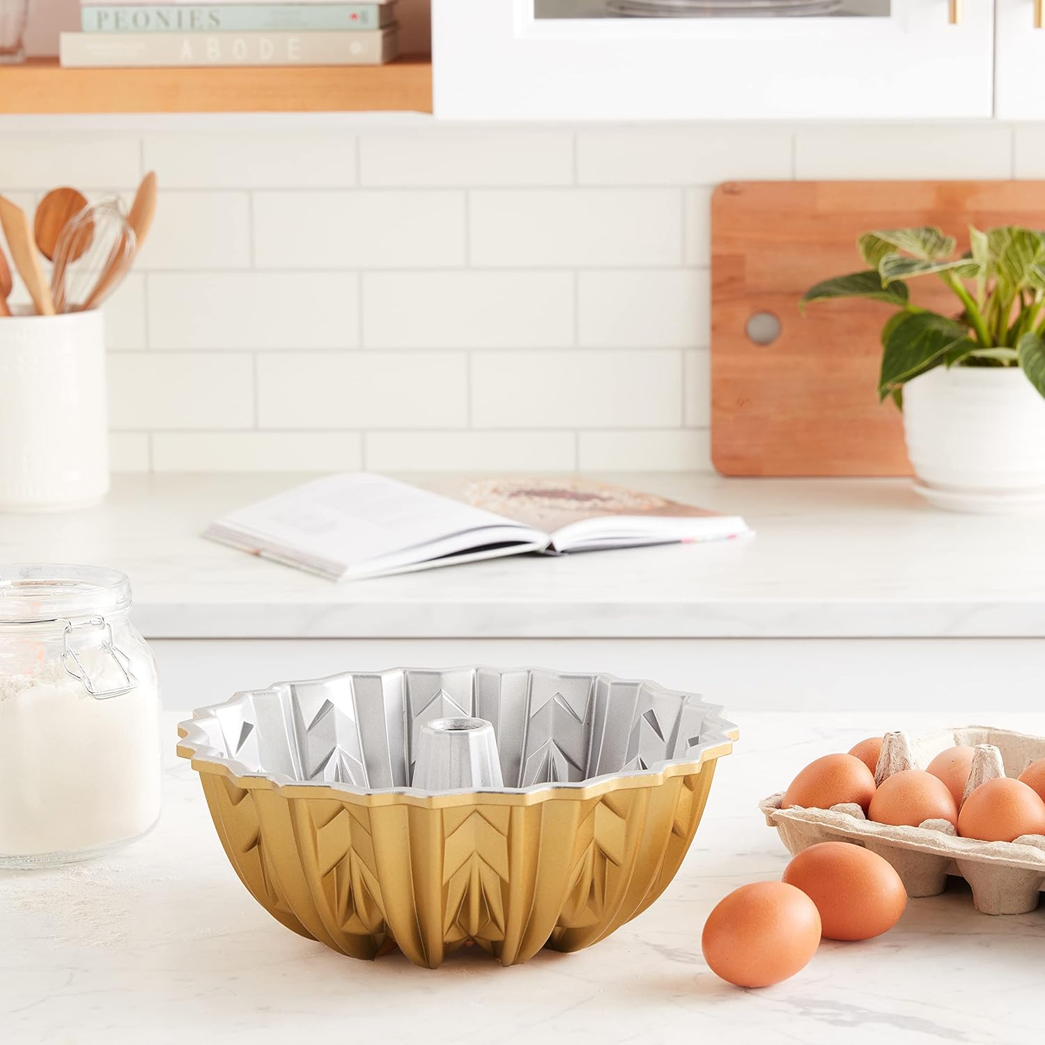 Moule à gâteau Bundt Crystal Gold - Nordic Ware - Moule à gâteaux - - La Guilde Culinaire