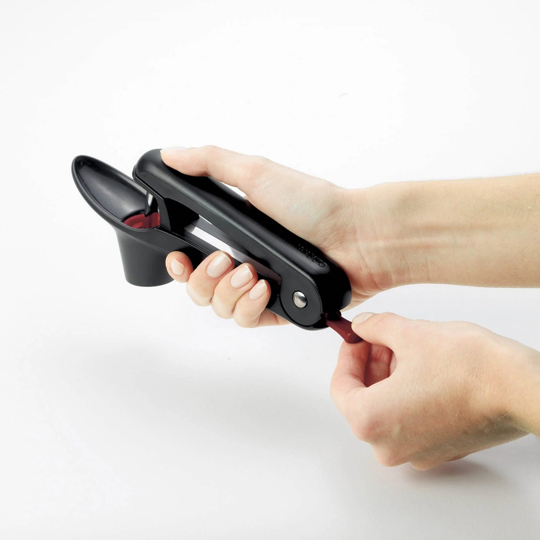 Dénoyauteur de cerises et d'olives - Cuisipro - Dénoyauteur - - La Guilde Culinaire