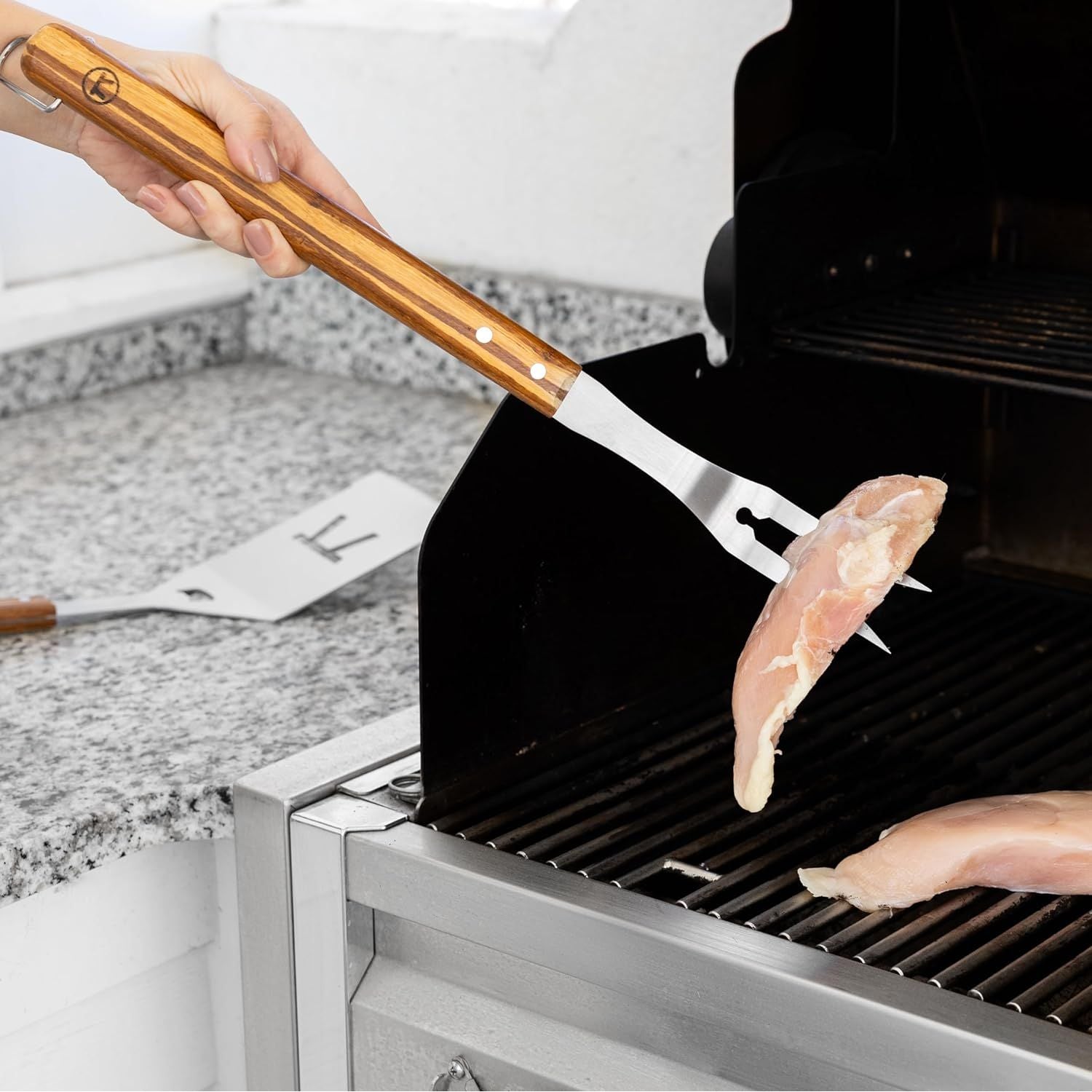 Ensemble d'outils en bambou à motif tigré, 4 pièces - Outset - Accessoire pour BBQ - - La Guilde Culinaire