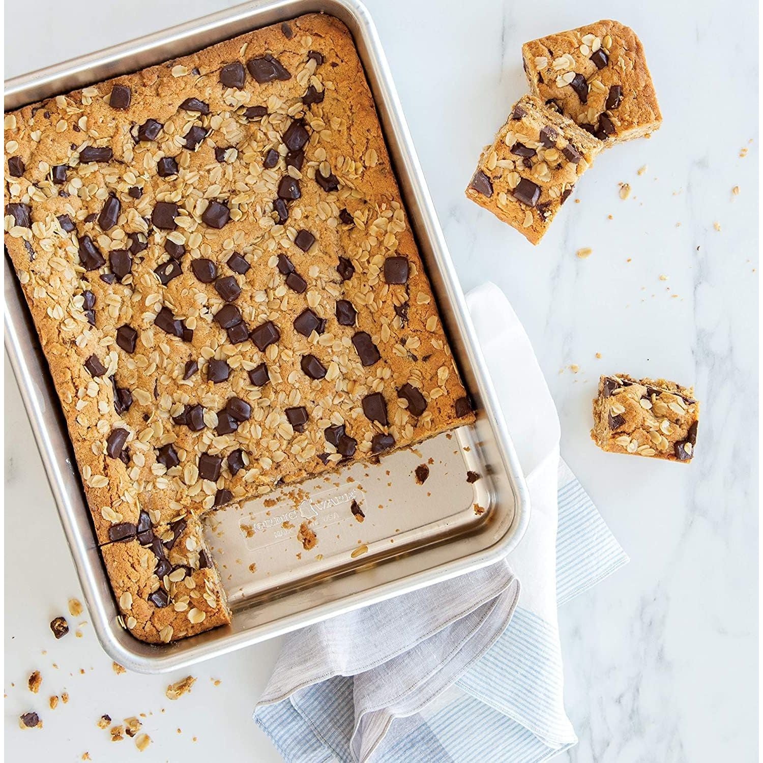 Moule à gâteau rectangulaire Naturals 9" x 13" avec couvercle - Nordic Ware - Accessoire - - La Guilde Culinaire