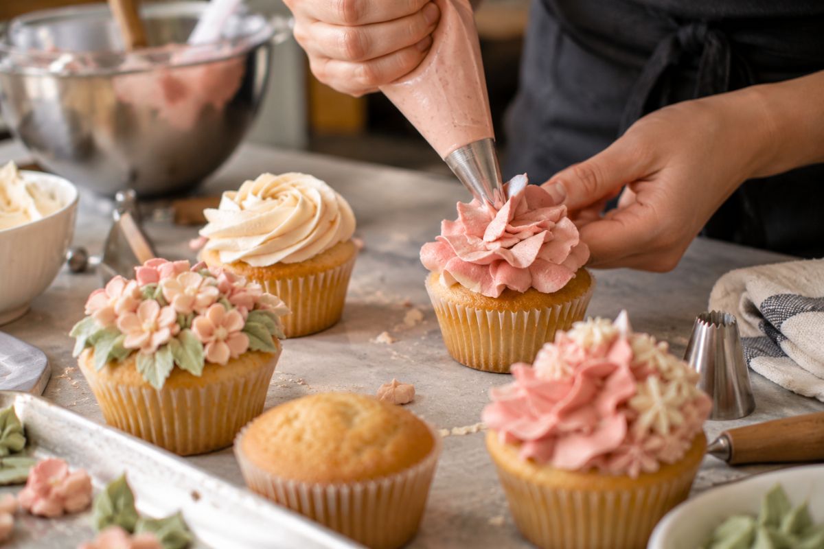 DÉCORATION DE GÂTEAU - CUPCAKE - La Guilde Culinaire - Cours - Cours de cuisine - - La Guilde Culinaire