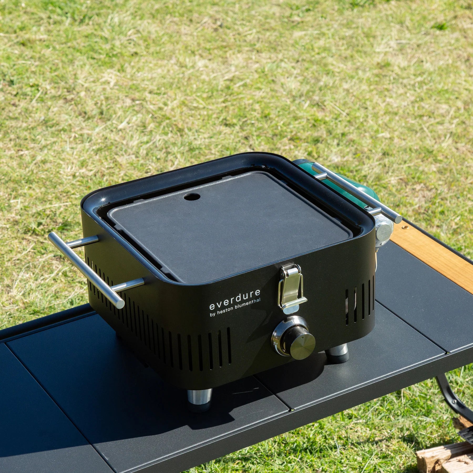 Plaque de cuisson Everdure pour barbecue à gaz portable Cube Proflame 360 - Everdure - Accessoire pour BBQ - - La Guilde Culinaire