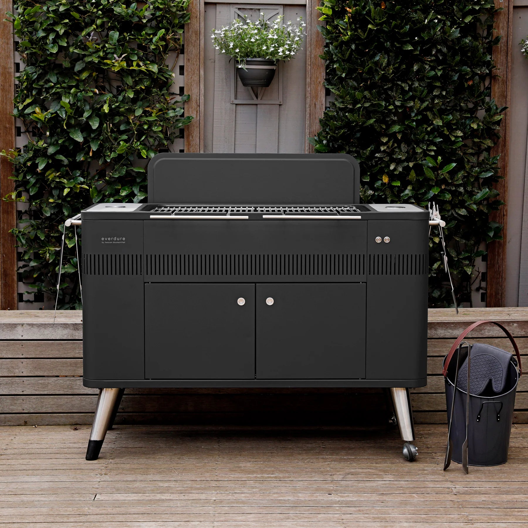 BBQ au charbon de bois HUB - Everdure - Everdure - BBQ - - La Guilde Culinaire