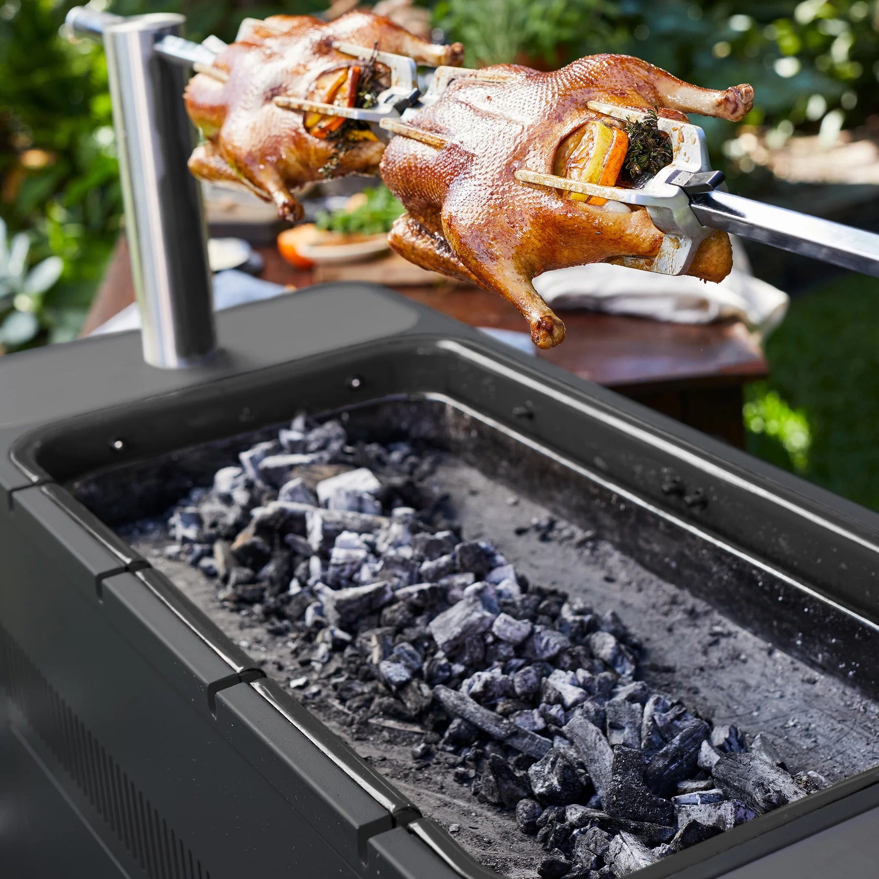 BBQ au charbon de bois HUB - Everdure - Everdure - BBQ - - La Guilde Culinaire
