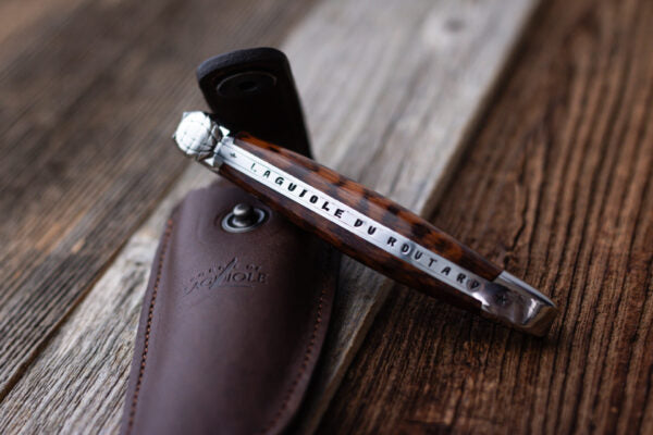 Couteau pliant 11 cm, mitre inox brillant, Amourette + Étui Buron Chocolat – Laguiole - Laguiole - Couteau de poche - - La Guilde Culinaire