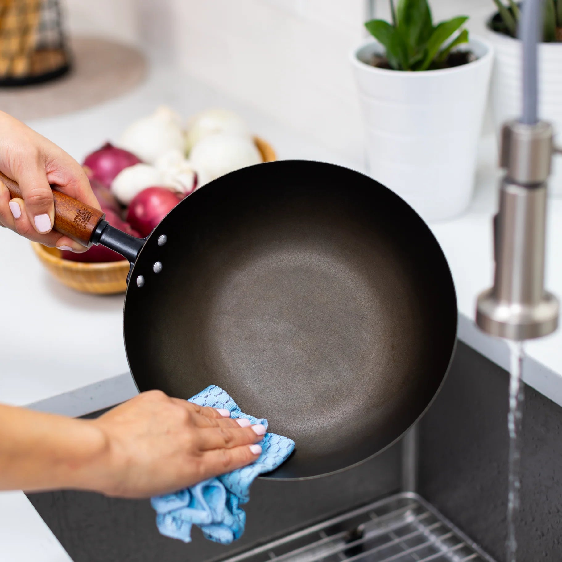 Poêle à frire pré-assaisonnée en acier carbone 9,5 po - Série Classic - Joyce Chen - Poêle à frire - - La Guilde Culinaire