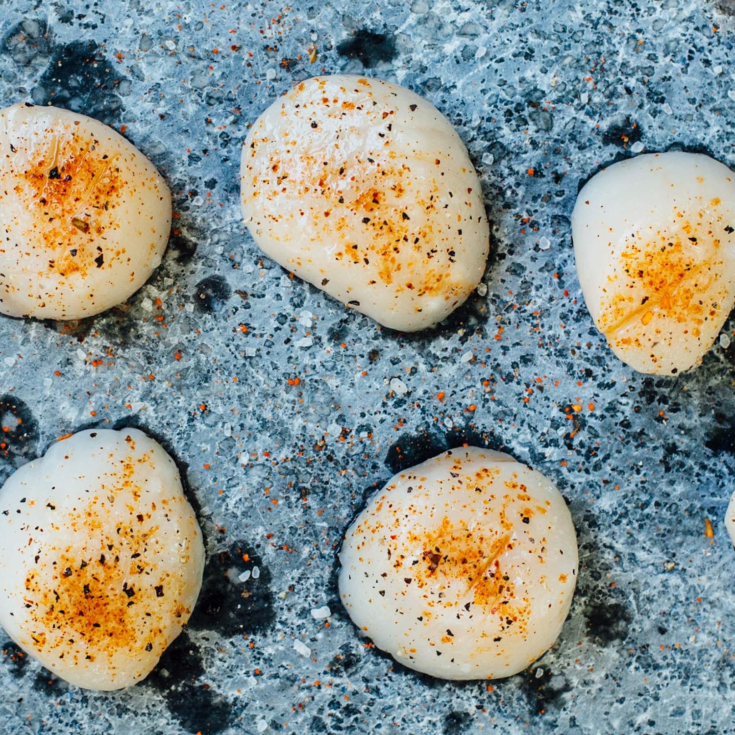 Pierre à savon en demi-lune - KamadoJoe - Kamado Joe - Pierre à savon - - La Guilde Culinaire