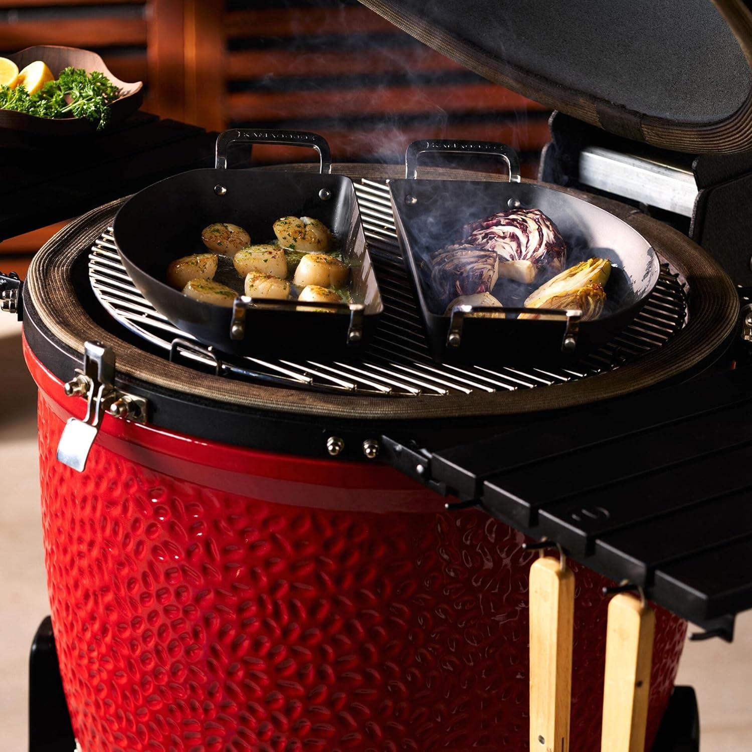 Ensemble de poêles en demi-lune Karbon Steel - KamadoJoe - Kamado Joe - Poêle perforée - - La Guilde Culinaire