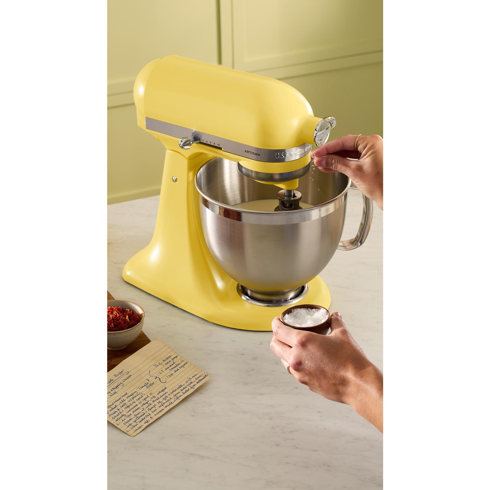 Batteur sur socle KitchenAid 4.7 L (5 pintes) la couleur de l’année 2025 - Beurre - Kitchenaid - Batteur sur socle - - La Guilde Culinaire