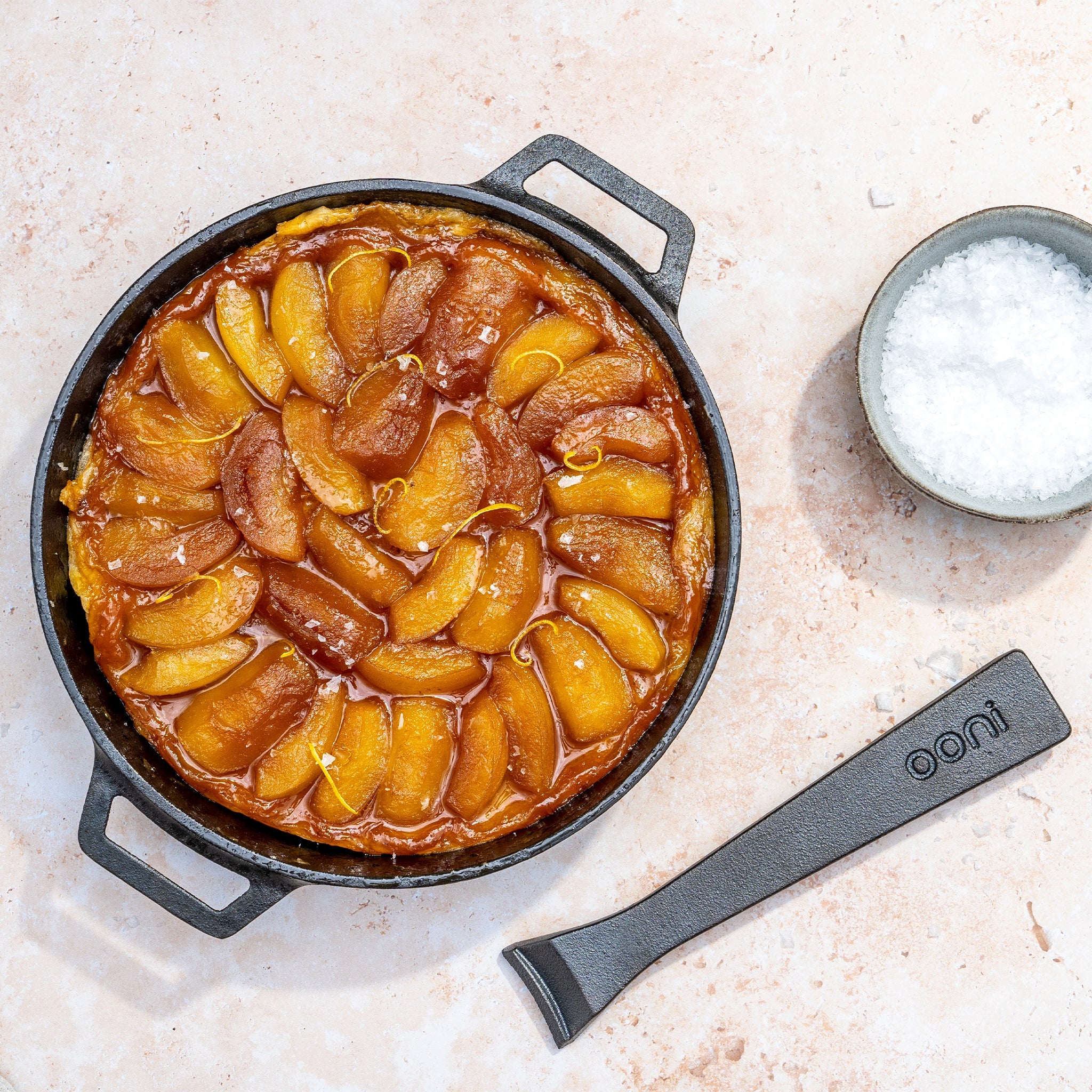 Poêle en fonte allant au four, planche inox Ooni - Ooni - Poêle en fonte - - La Guilde Culinaire