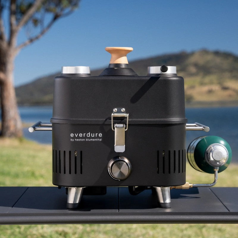 Barbecue à gaz portable Everdure Cube Proflame 360 avec hotte de cuisson – Noir mat - Everdure - BBQ - - La Guilde Culinaire
