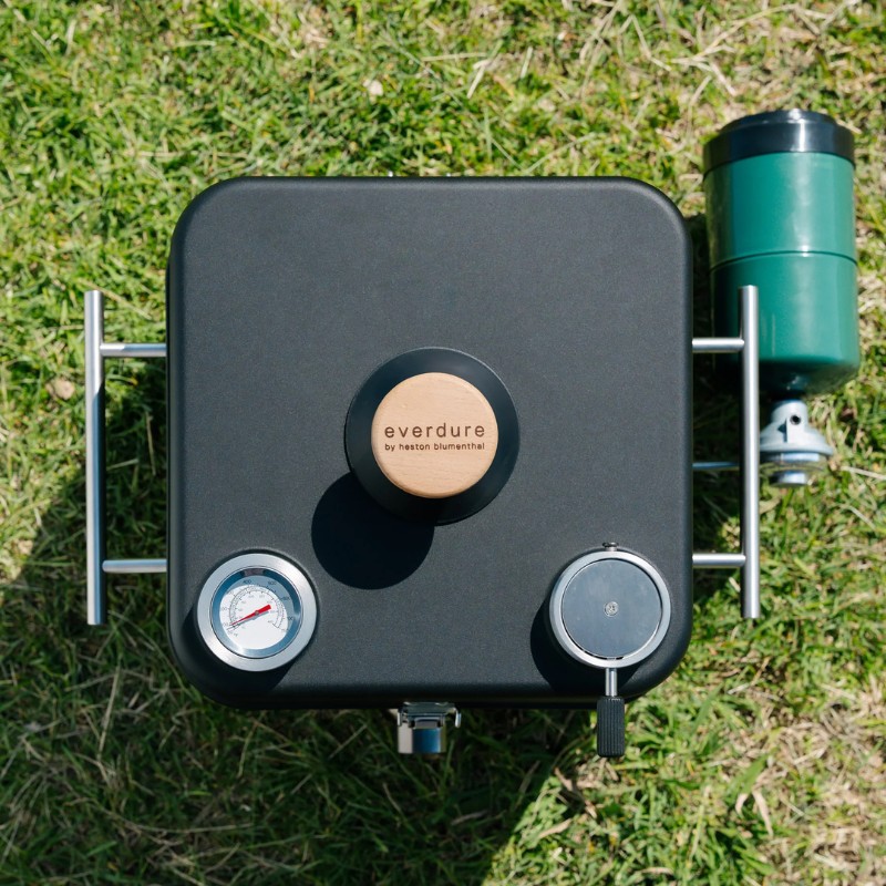 Barbecue à gaz portable Everdure Cube Proflame 360 avec hotte de cuisson – Noir mat - Everdure - BBQ - - La Guilde Culinaire