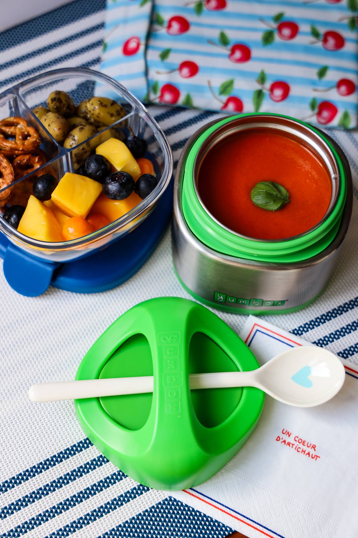 Bol à collations compact et étanche à 3 compartiments - Yumbox - Boîte à repas - - La Guilde Culinaire