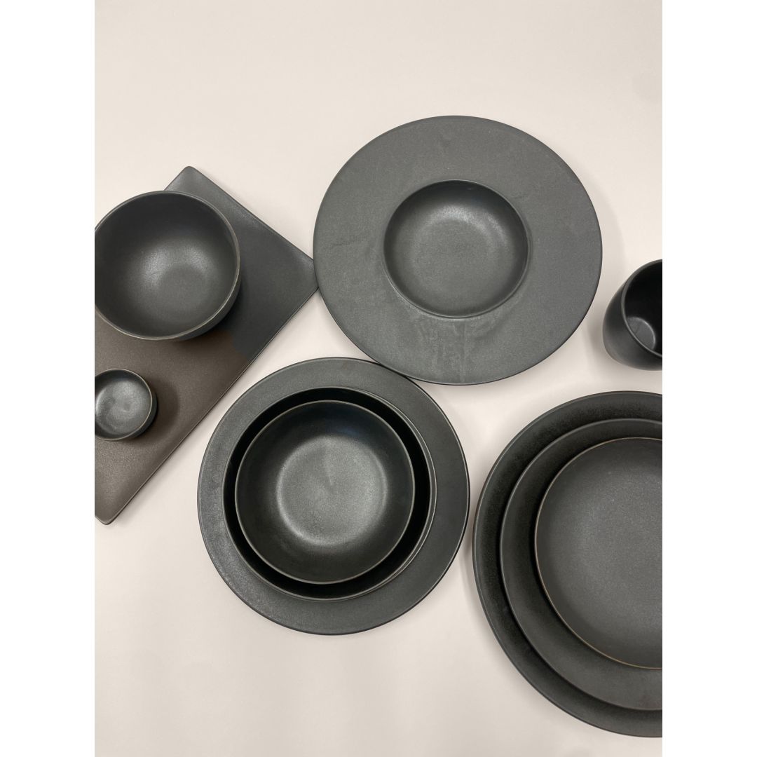 Assiette à pâtes profonde noir 12" - Planet Tableware - Assiette - - La Guilde Culinaire