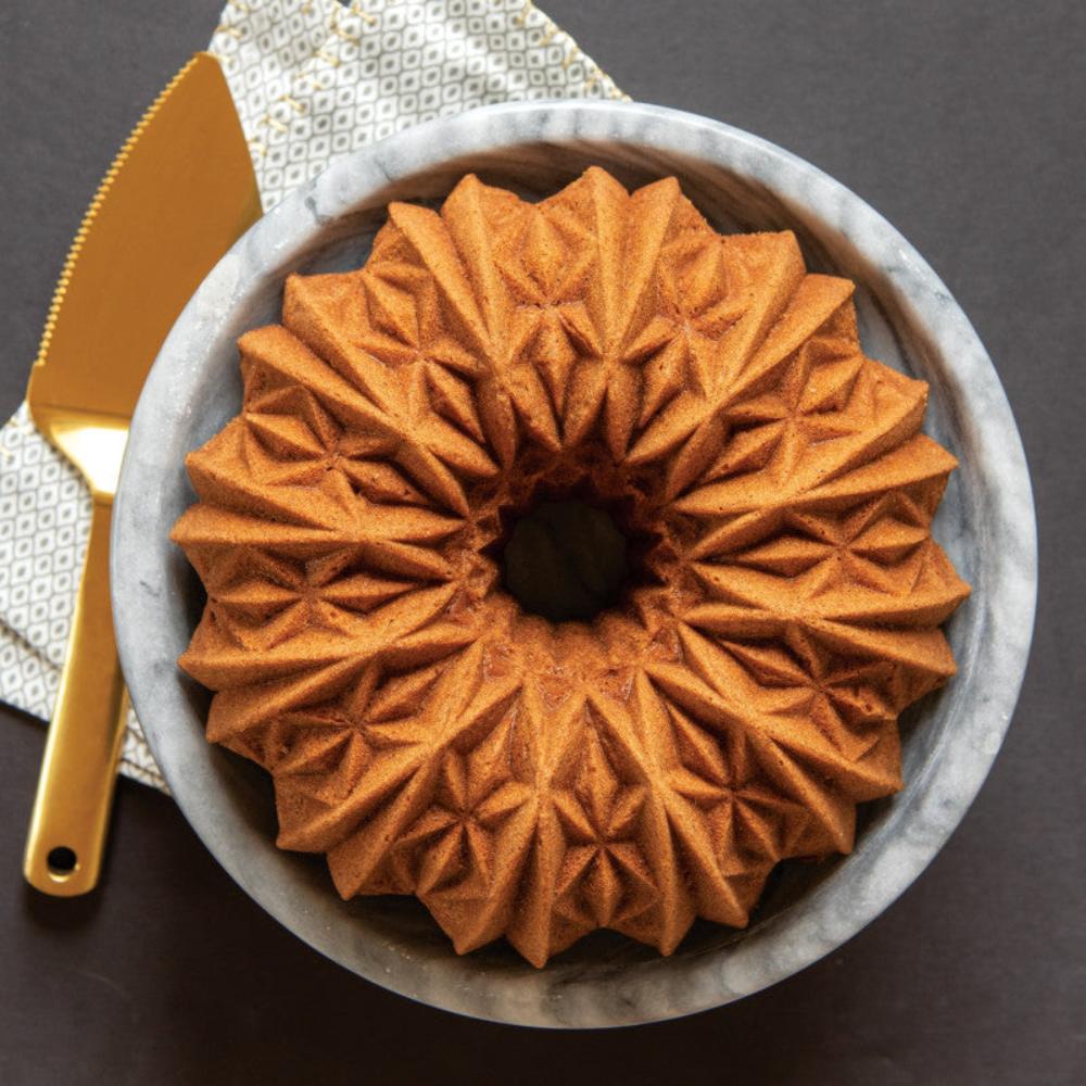 Moule à gâteau Bundt Crystal Gold - Nordic Ware - Moule à gâteaux - - La Guilde Culinaire