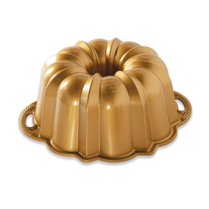 Moule à gâteau Bundt Original Gold avec poignées - Nordic Ware - Moule à gâteaux - - La Guilde Culinaire