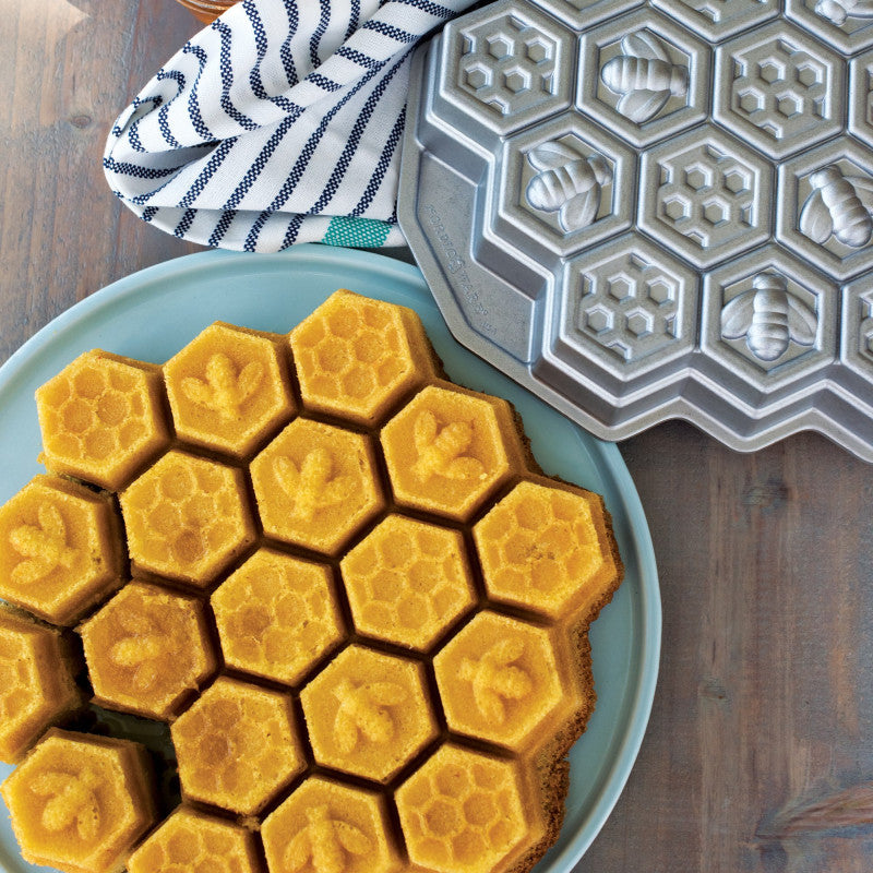 Moule à gâteau Nid d'abeille Toffee - Nordic Ware - Moule à gâteaux - - La Guilde Culinaire