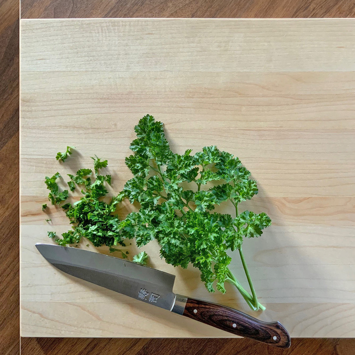 Planche «Pratico» - Le Temps des Cigales - Planche à découper - - La Guilde Culinaire