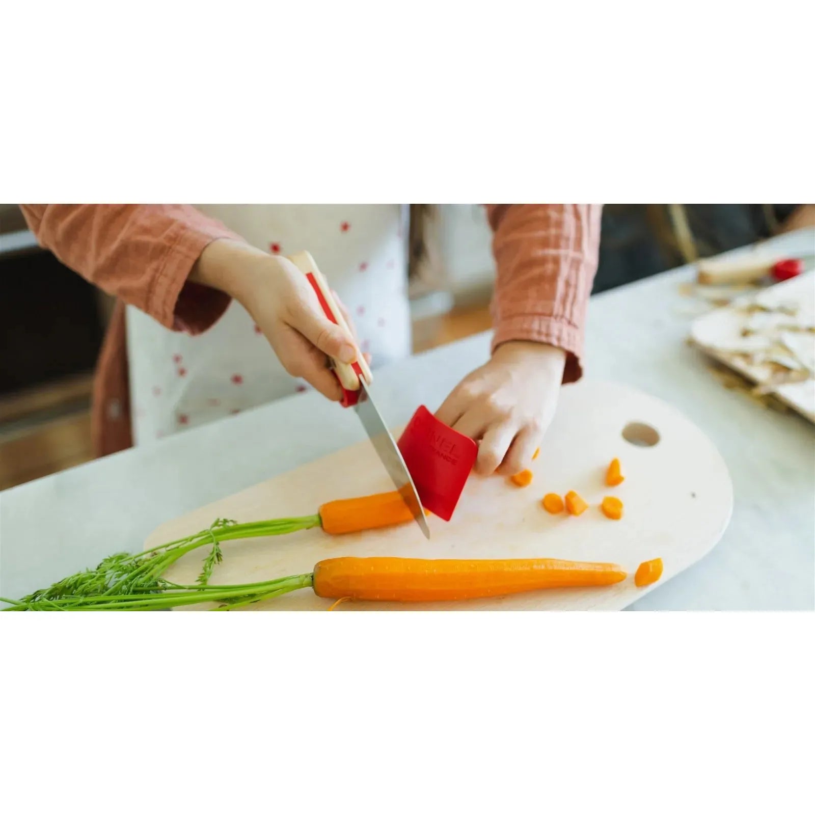Opinel - Coffret Le Petit Chef (couteau+protège doigt+éplucheur) - rouge - Opinel - Couteau pour enfant - - La Guilde Culinaire