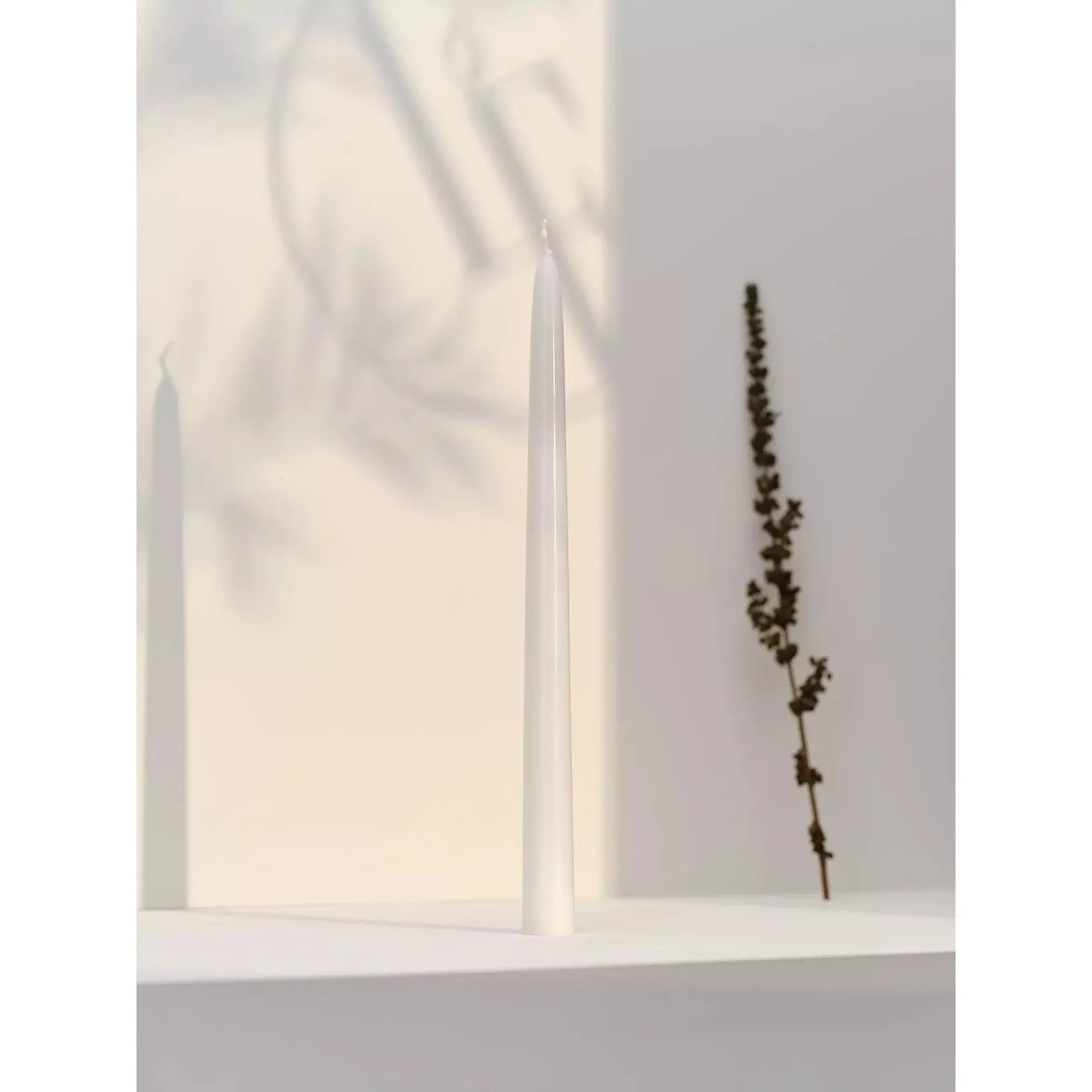 Bougies flambeau 8h Blanc Intemporel - pqt 12 ! - Bougies La Française - Chandelle - - La Guilde Culinaire