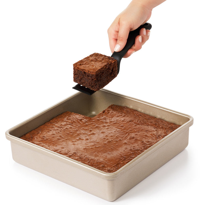 Spatule en nylon pour couper et servir ! - OXO - Spatule à pâtisserie - - La Guilde Culinaire