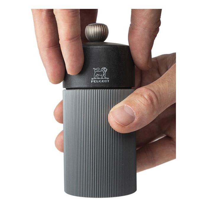 Line - Moulin à poivre manuel, carbone, 12 cm - Peugeot - Moulin à poivre - - La Guilde Culinaire