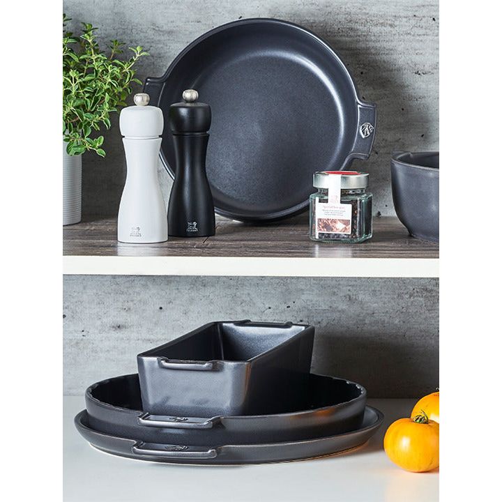 APPOLIA - Plat four en céramique rond Ardoise 27cm-10,6" ! ! - Peugeot - Plat pour four - - La Guilde Culinaire