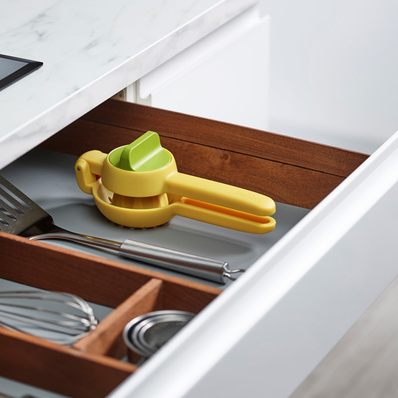 JuiceMax Presse-agrumes à double action - Joseph Joseph - Presse-agrume - - La Guilde Culinaire