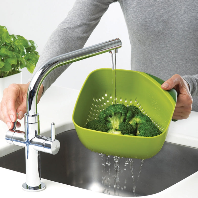 Passoire carrée Verte - Joseph Joseph - Passoire et écumoire - 7040088GR - La Guilde Culinaire