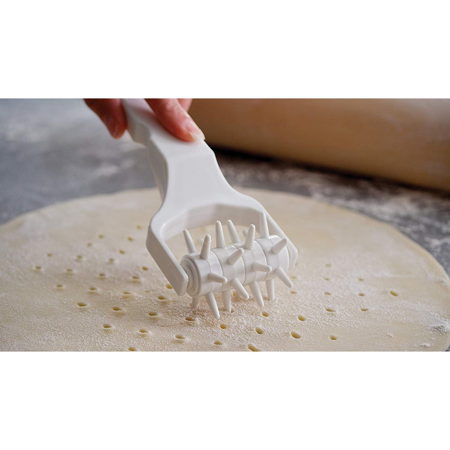 Roulette Pique-pâte - Fox Run - Roulette à pâtes - - La Guilde Culinaire