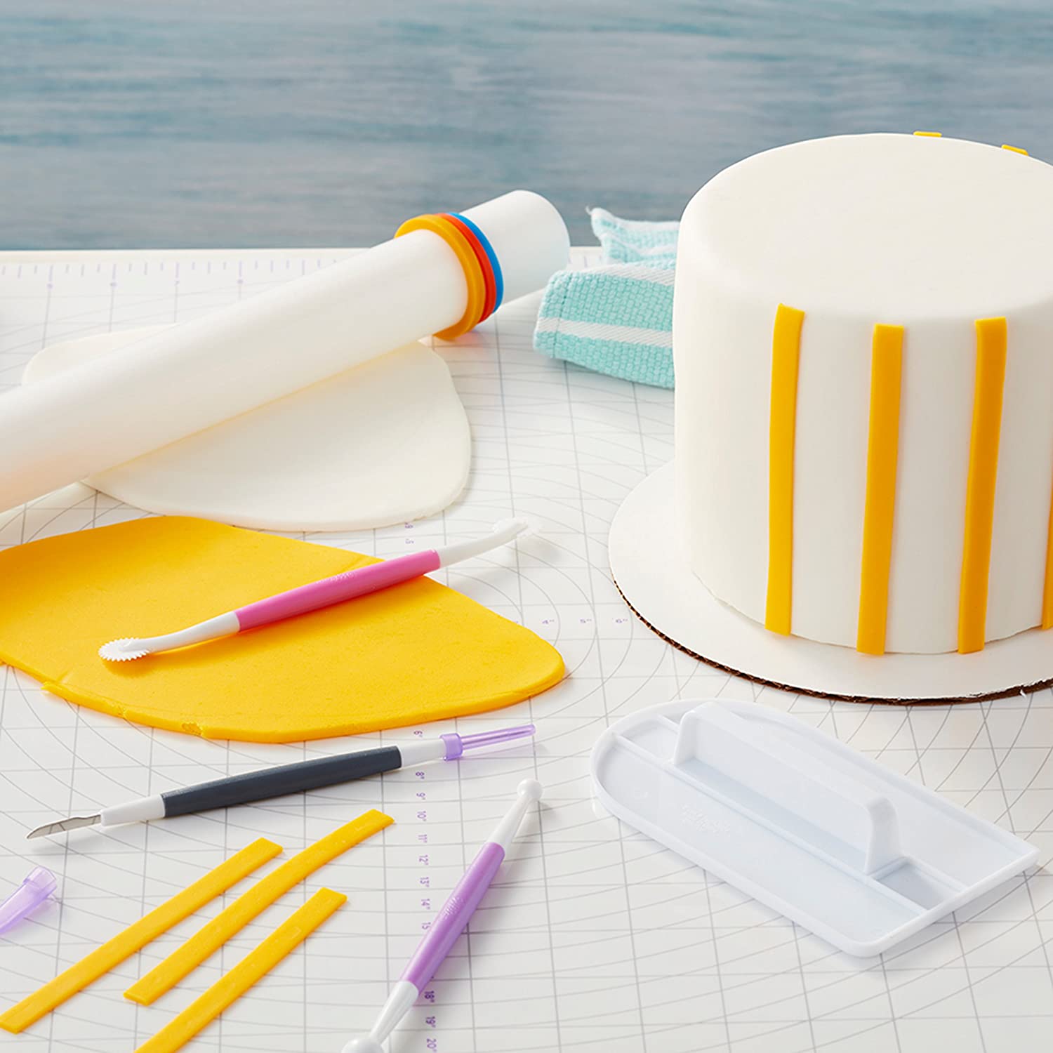 Grand rouleau à fondant avec anneaux-guides Wilton 20" - Wilton - Rouleau à fondant - - La Guilde Culinaire