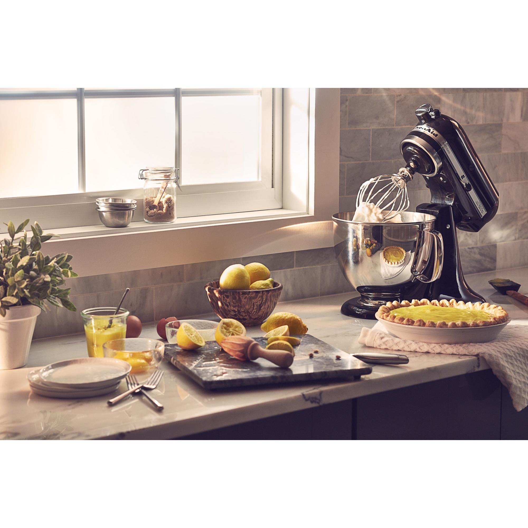 Batteur sur socle KitchenAid 4.7 L (5 pintes) Artisan - Noir - Kitchenaid - Batteur sur socle - - La Guilde Culinaire