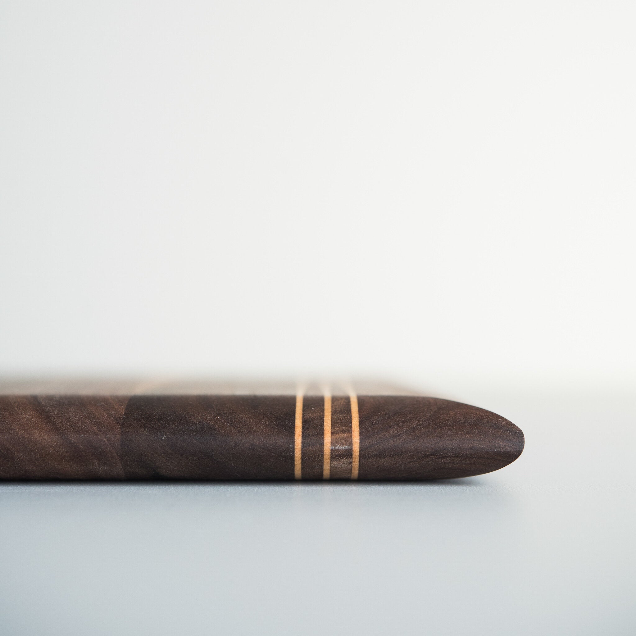 Planche Ergo Noyer 12"x8'' - Arbol - Planche à découper - - La Guilde Culinaire