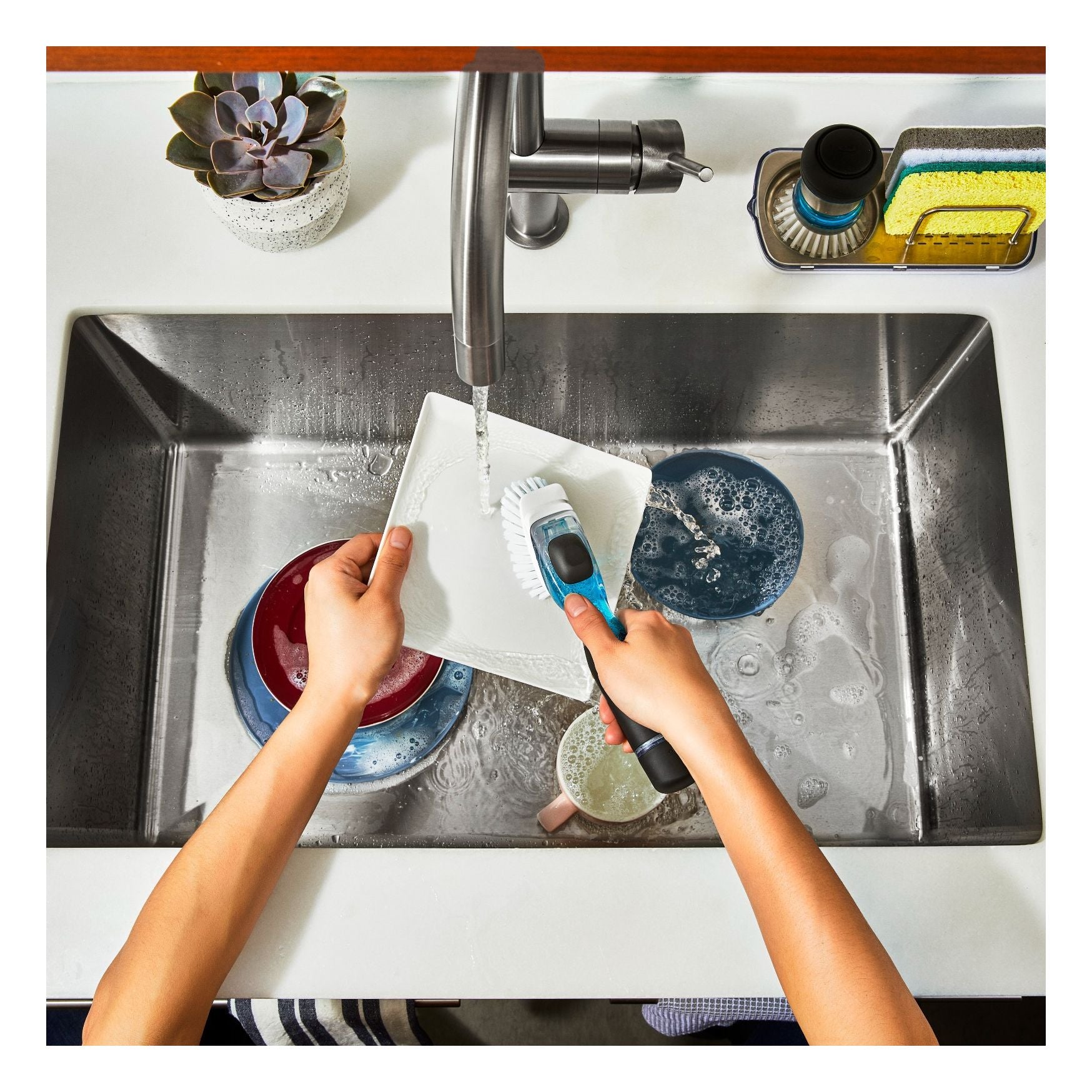 Brosse à vaisselle distributrice de savon    - OXO - Brosse de nettoyage - 