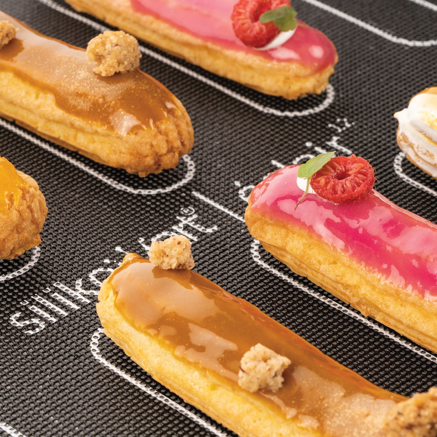 Éclair & choux mat - SilikoMart - Tapis de cuisson - - La Guilde Culinaire