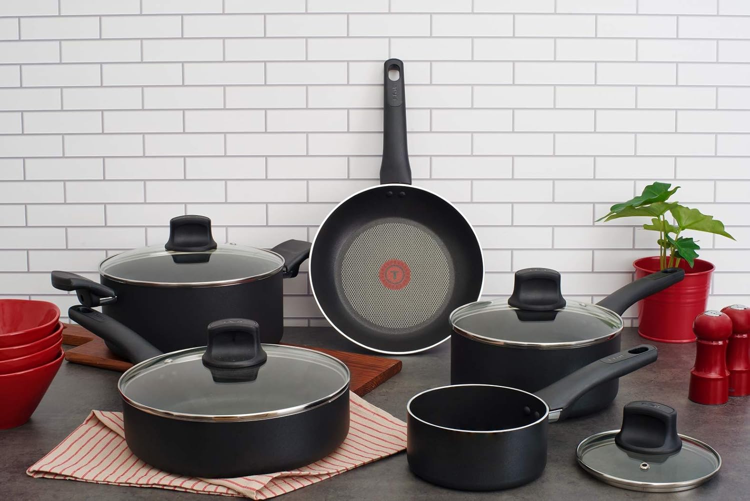 Ensemble batterie de cuisine antiadhésives 9 pièces Intuition de T-fal - T-fal - Batterie de cuisine - - La Guilde Culinaire