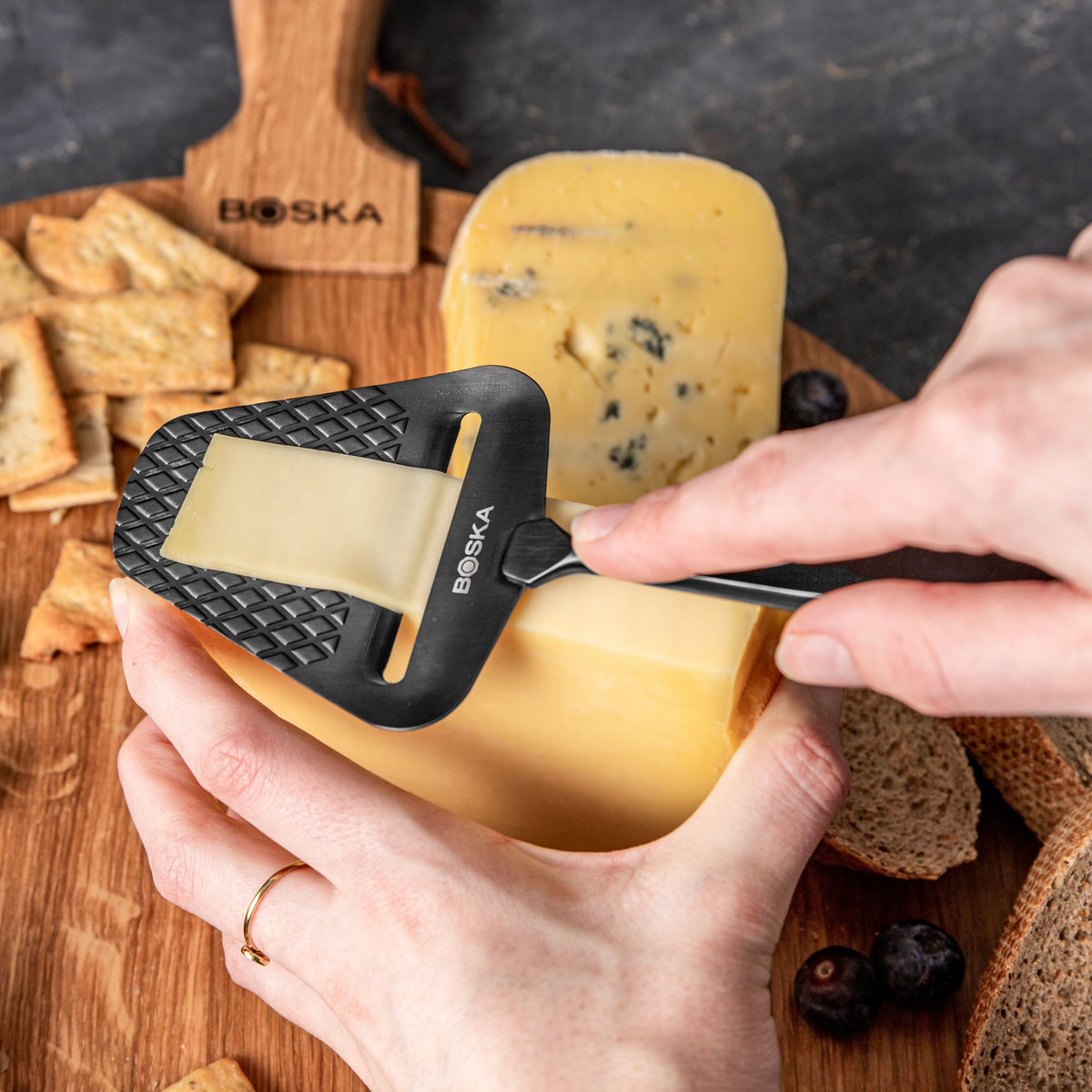 Tranche-fromage BOSKA Monaco+ Dark - Boska - Coupe-fromage - - La Guilde Culinaire