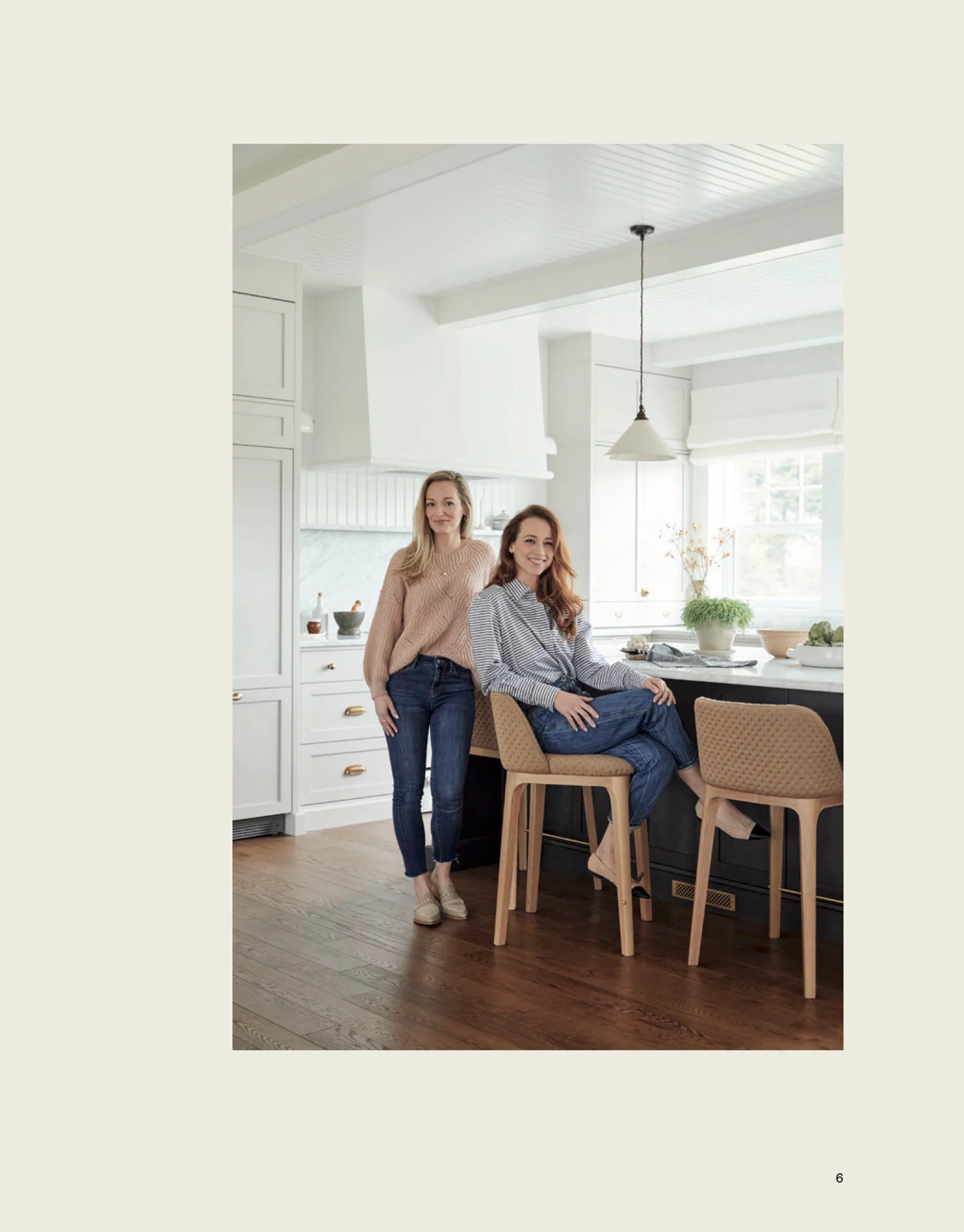 À la maison : Intérieurs intemporels et élégants - Cardinal Ed. - Livre de cuisine - - La Guilde Culinaire