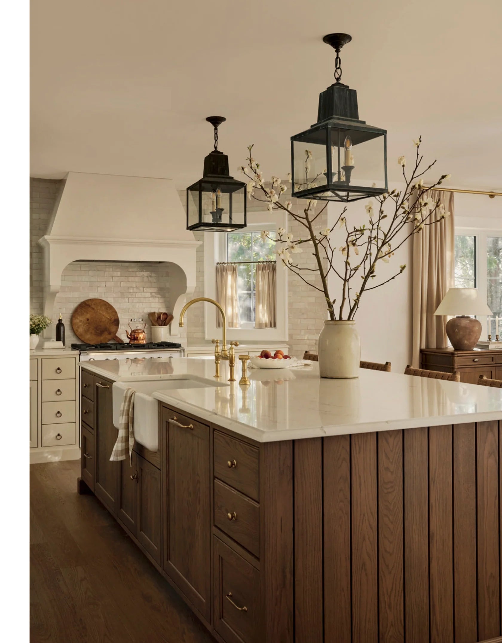 À la maison : Intérieurs intemporels et élégants - Cardinal Ed. - Livre de cuisine - - La Guilde Culinaire