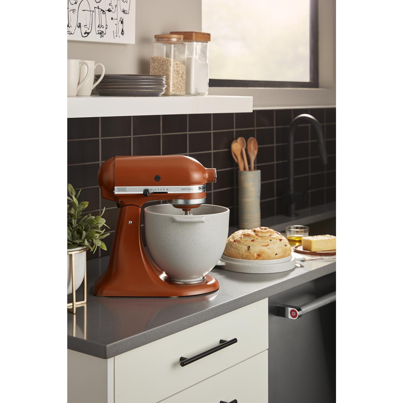 Batteur sur socle Artisan à tête inclinable de 5 pintes, KitchenAid Orange brûlée