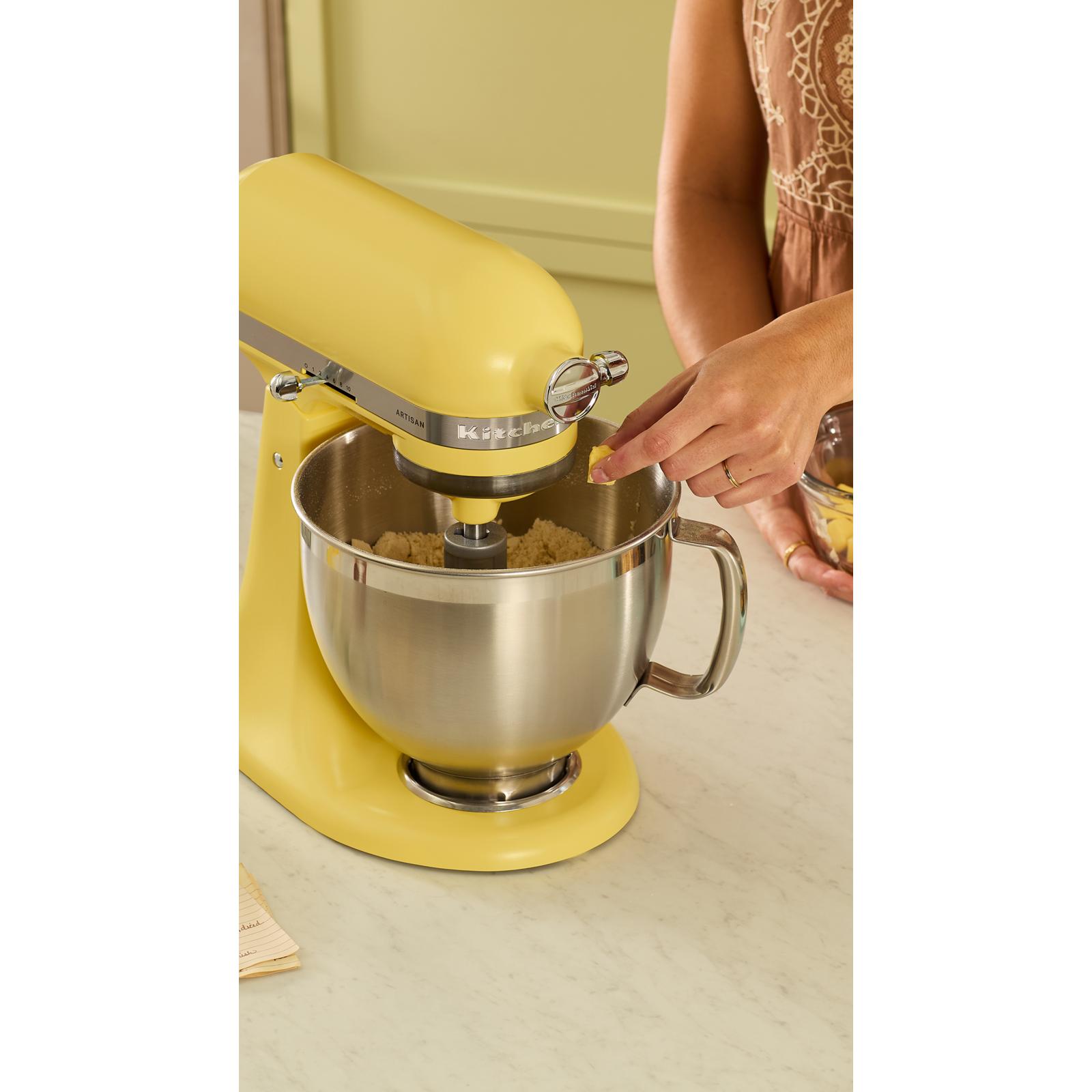 Batteur sur socle KitchenAid 4.7 L (5 pintes) la couleur de l’année 2025 - Beurre - Kitchenaid - Batteur sur socle - - La Guilde Culinaire