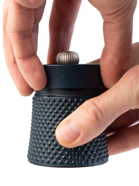 Manual Pepper Mill in Cast Iron Black 8cm - 3 in