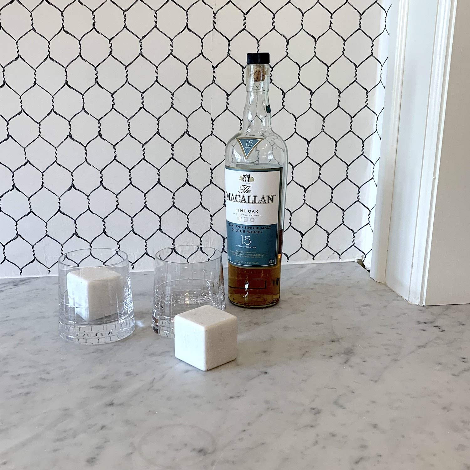 Pierres de refroidissement pour whisky en marbre extra large, Lot de 2    - Outset - Moule à glaçons - 